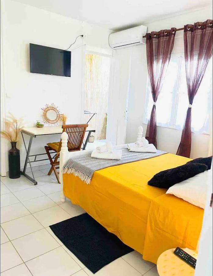 Gîte pour 2 personnes, avec vue et balcon dans Plage Leroux - 3