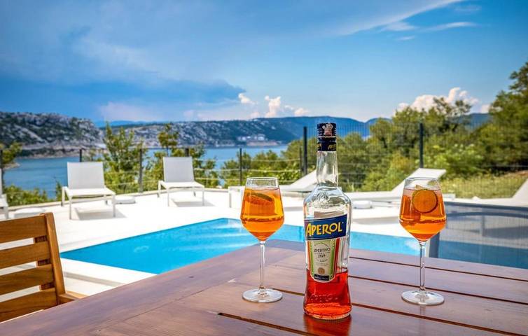 Ferienhaus für 12 Personen, mit Pool und Garten