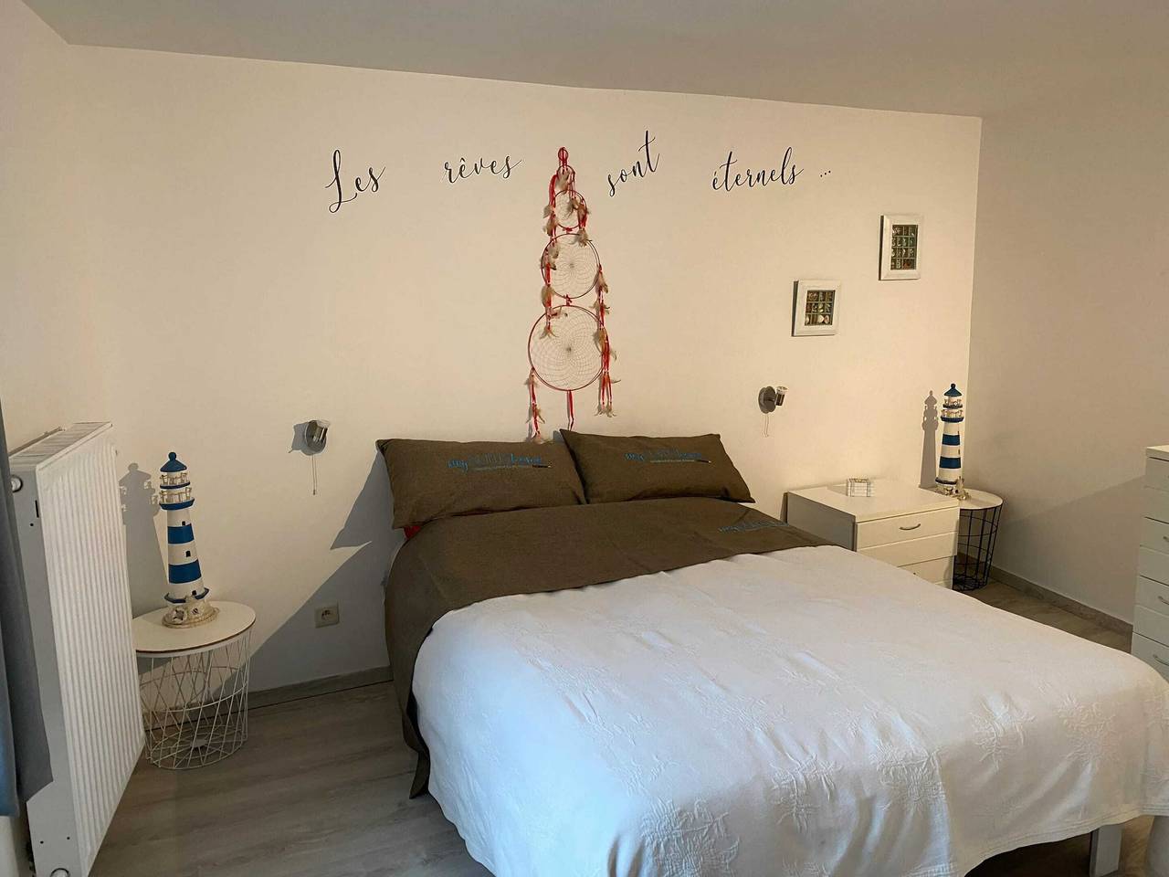 Appartement entier, Appartement spacieux à Charleroi 100 m² avec parking 5 pers in Charleroi, Hainaut