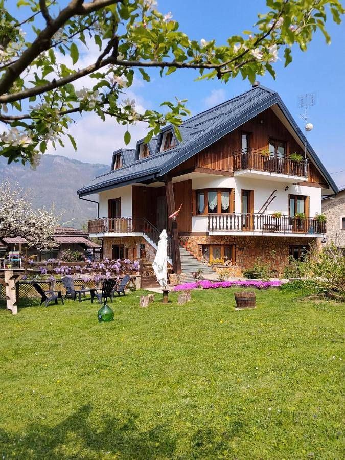 Chambre d’hôte pour 2 personnes, avec vue et jardin