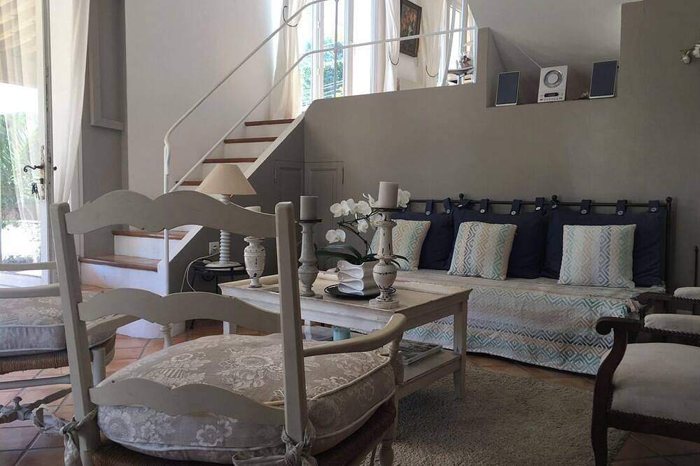 Paradis, Villa Tout Confort, Piscine Privée, 70m de la Plage, Climatisation in La Seyne-sur-Mer, Côte méditerranéenne (France)