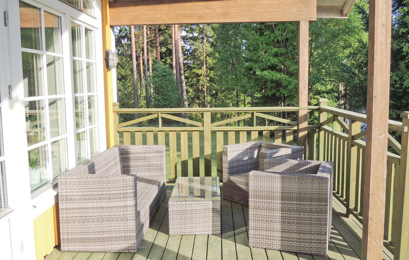 Ferienhaus für 8 Personen mit Terrasse in Kronoberg