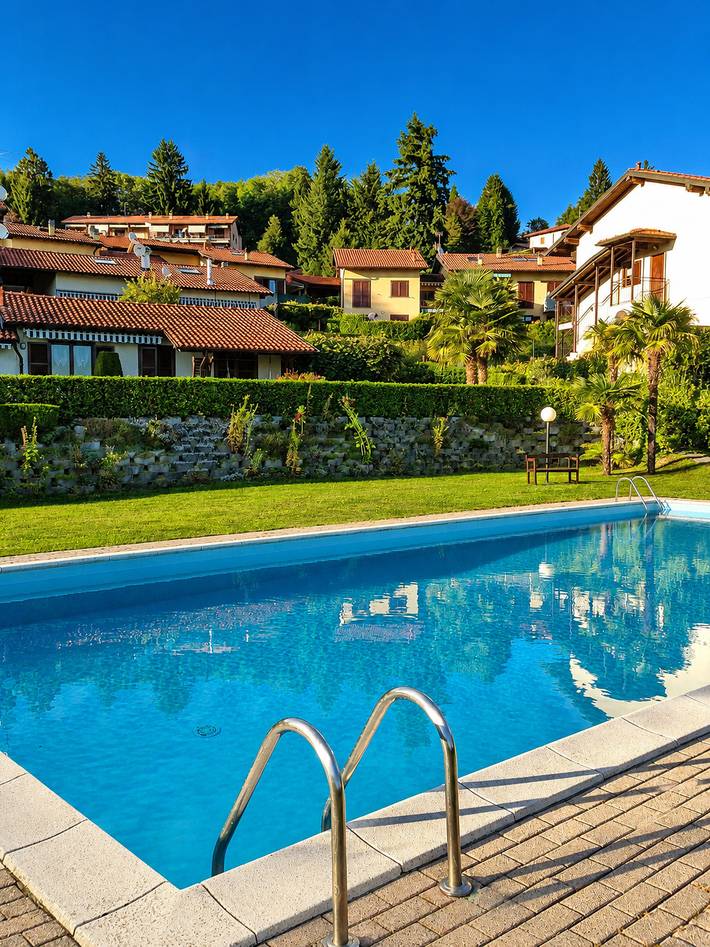 Ferienwohnung für 6 Personen, mit Balkon und Seeblick sowie Pool und Garten in Comune di Luino - 2