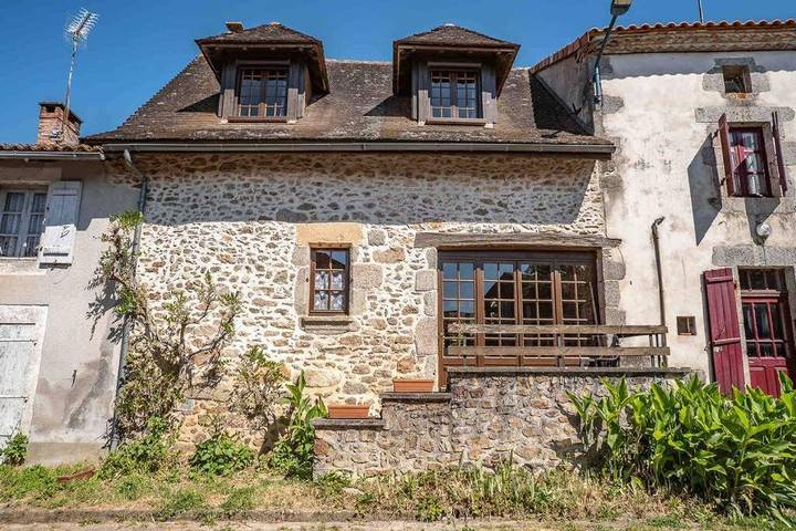 Gîte pour 14 personnes, avec jardin ainsi que piscine et terrasse, animaux acceptés à Busserolles - 3