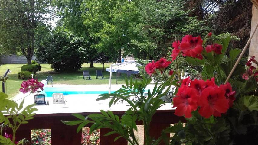 Villa pour 8 personnes, avec piscine et vue ainsi que jardin et sauna