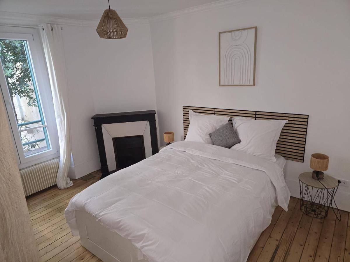 Appartement entier, Two-Bedroom Apartment in Bois-Colombes, Hauts-de-Seine