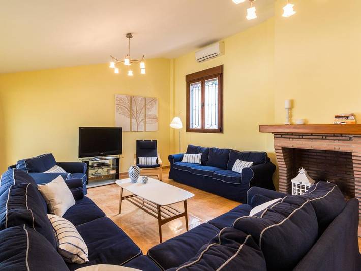 Casa rural para 9 personas, con jardín además de terraza y piscina en Cónchar - 2