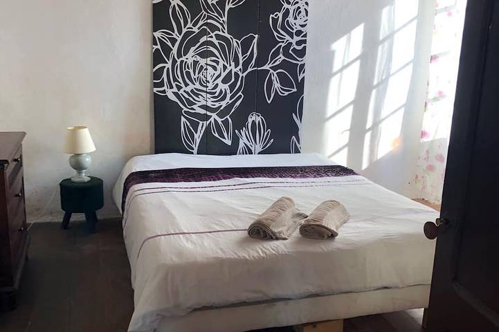Poitevins A 5 Bedroom French Stone House set in 4 acres with 5 En Suite. in Saint-Astier, Región de Marmande