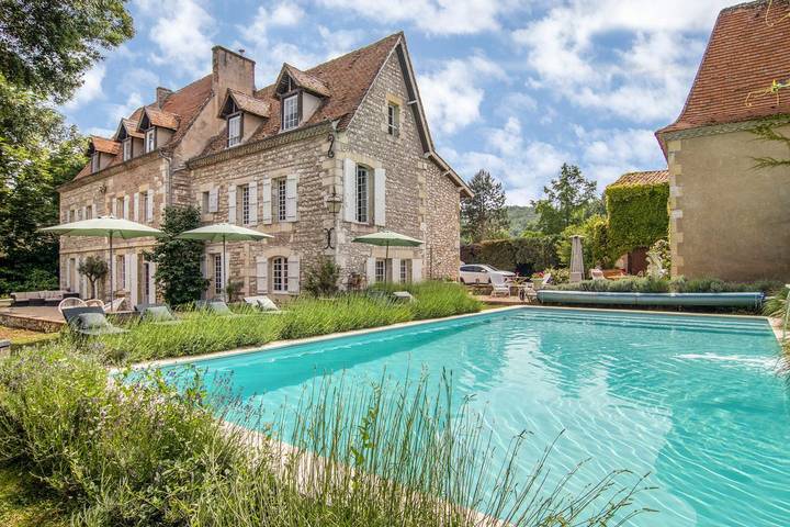 Location de vacances pour 22 personnes, avec terrasse et jardin à Le Fleix