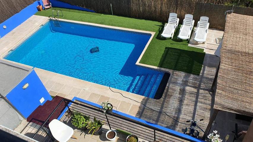 Casa rural para 13 personas, con Balcón y Jacuzzi además de Terraza y Jardín en Camarma de Esteruelas - 4