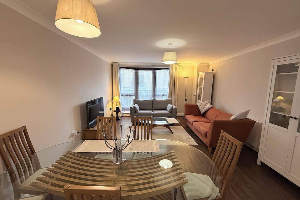 Ganze Wohnung, Spacious Apartment on a quiet street 1 min from Smithfield Square. in Dublin, County Dublin