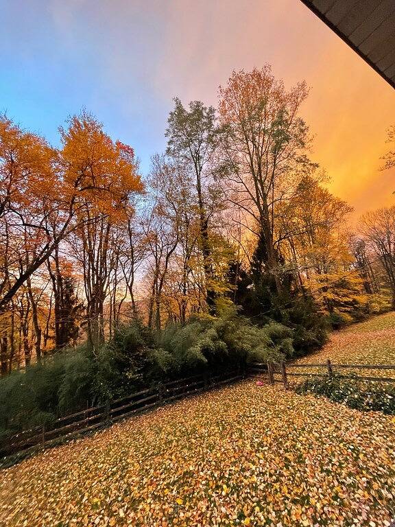 Pennsy Ridge Hideaway: Relax in our centrally-located wooded retreat w/ hot tub in Lancaster County