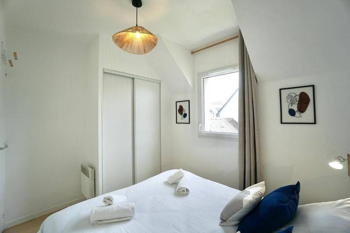 Gîte pour 6 personnes, avec jardin ainsi que terrasse et piscine à Quéven - 3