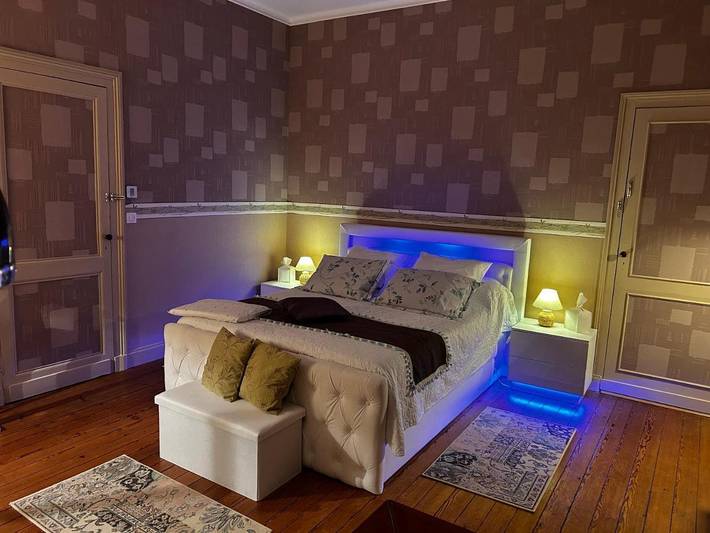 Chambre d’hôte pour 2 personnes, avec vue ainsi que jardin et piscine