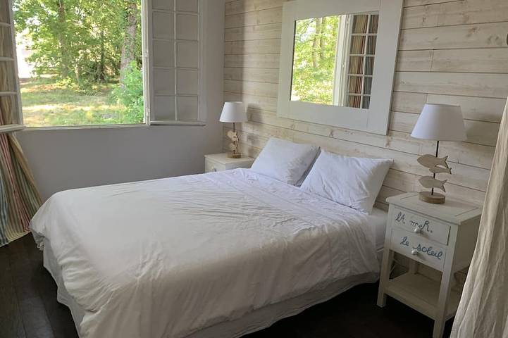 Location de vacances pour 14 personnes, avec terrasse et jardin à Breuillet - 4