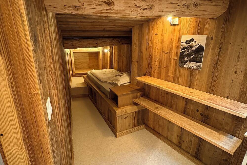 Chalet in the heart of the Haute Tarentaise. Sleeps 11-13 in Séez, Albertville region