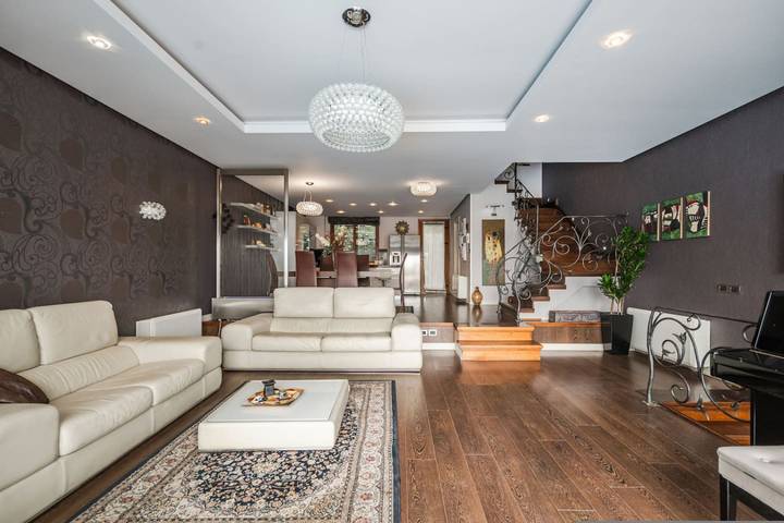 Villa mit pool für 8 Personen, mit Balkon und Garten sowie Pool, kinderfreundlich in Albanien - 2