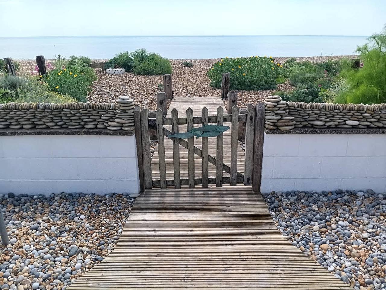Oceanfront Bungalow: Family & Pet-Friendly Retreat in Pevensey, East Sussex