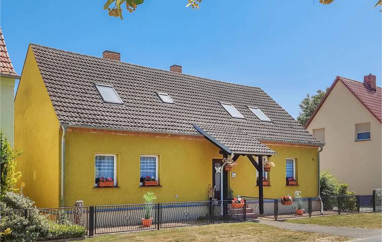 Ferienhaus für 10 Personen, mit Terrasse und Garten sowie Ausblick in Neu Zauche