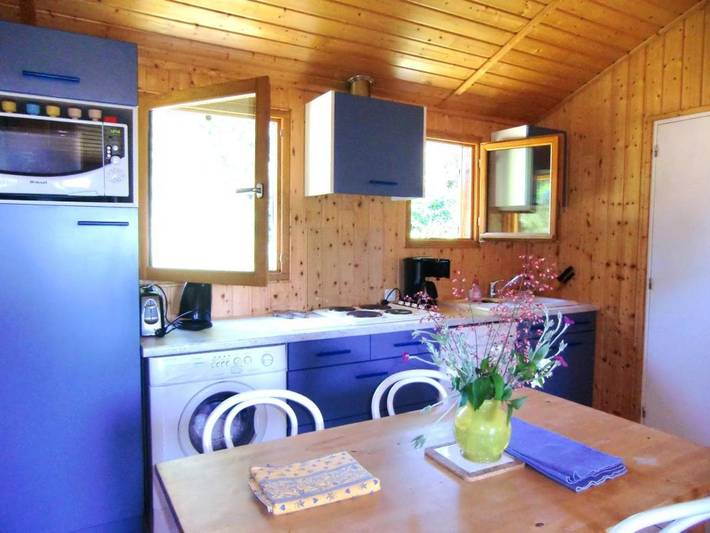 Gîte pour 4 personnes, avec vue et jardin, animaux acceptés à Roumégoux - 3