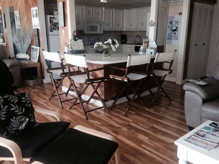 Beach rental for 5 people, with sauna and hot tub as well as pool and balcony in Ocean City