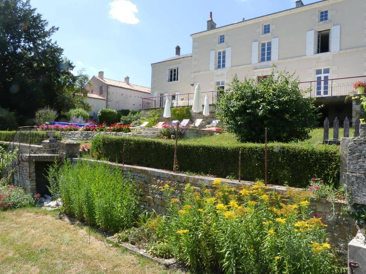 Twin Room in Xanton-Chassenon, Fontenay-le-Comte