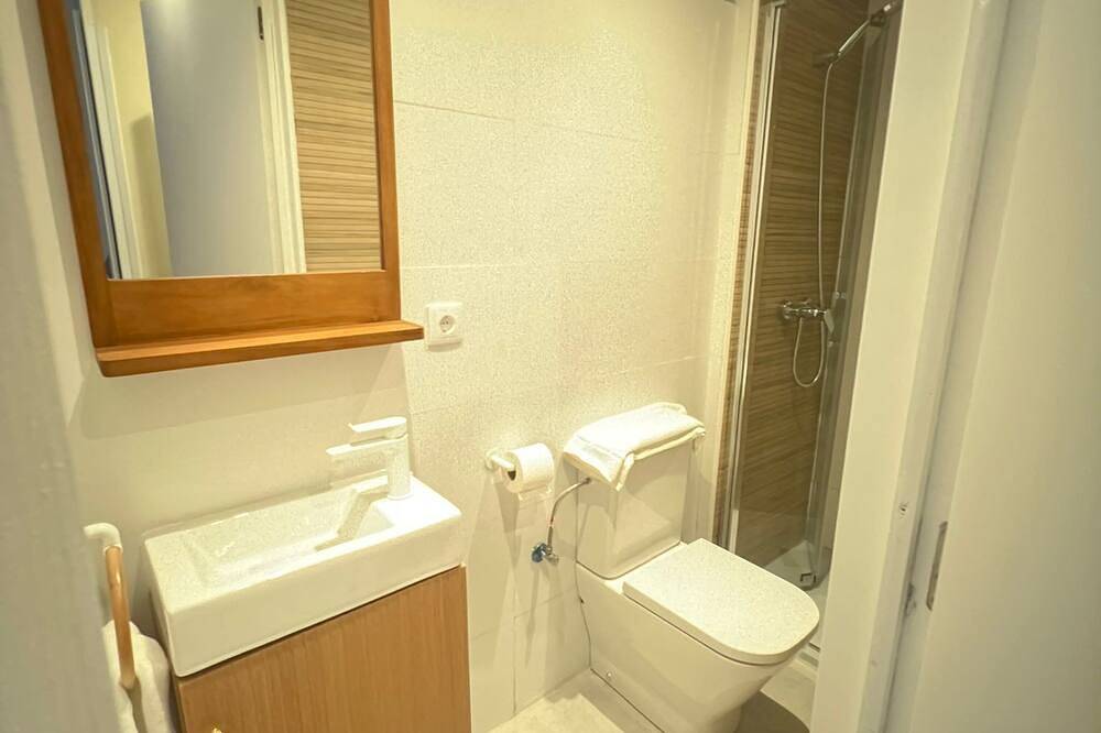 Sant Marti Bed 3 in Central Lloret de Mar, Lloret de Mar