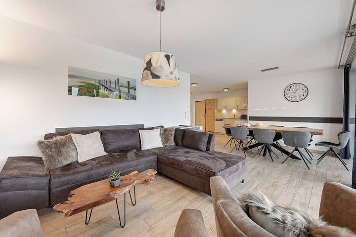 Ganze Wohnung, Deluxe-Apartment Frauenberg mit Seeblick, Balkon und Wi-Fi, 97qm mit Grillmöglichkeit in Bodman in Bodman-Ludwigshafen, Schwäbische Alb Radweg Etappe 8 Region