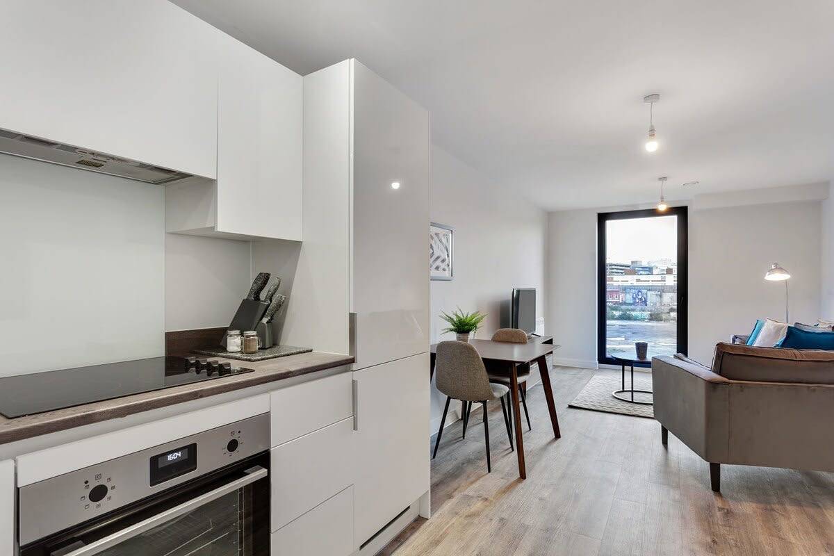 Entire apartment, Spacious & Bright 1 Bed Flat in Central Birmingham in Birmingham, Birmingham Area