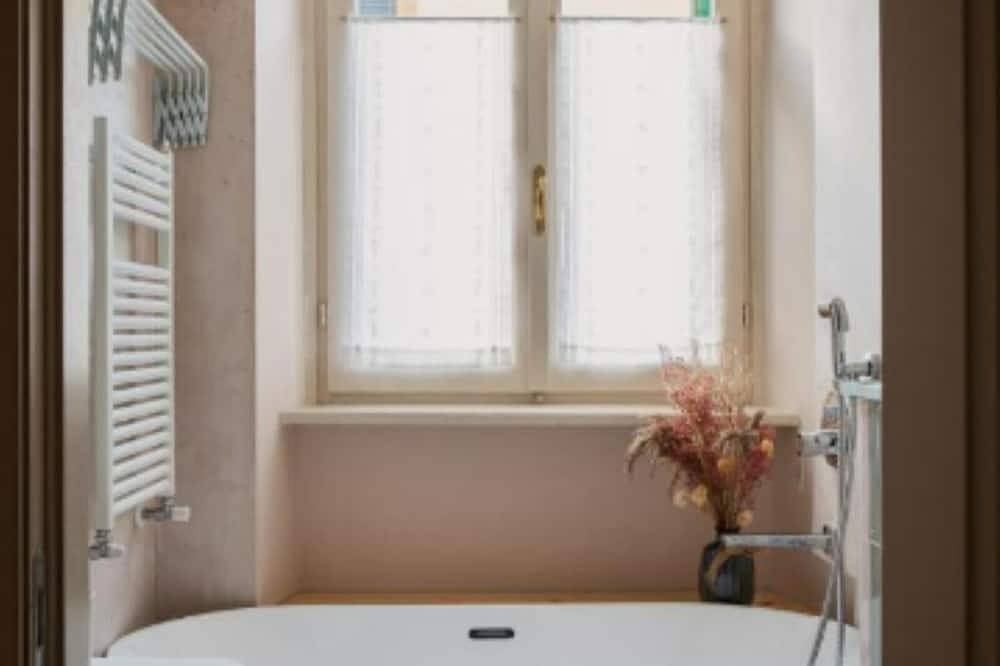 Appartamento intero, Bellevue Suite Rosselli in Como, Lago di Como