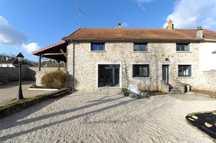 Gîte pour 3 personnes, avec jardin et terrasse à Lardy