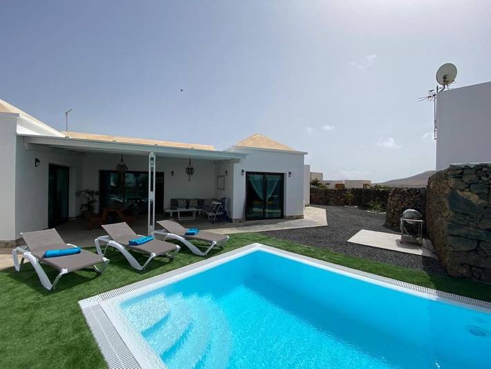 Chalet para 8 personas, con piscina además de vistas y jardín en Fuerteventura
