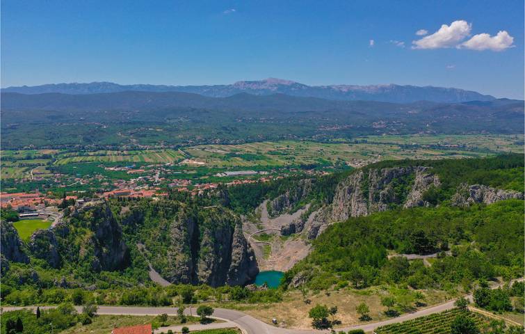 Reizende 1-Zimmer-Wohnung mit Pool und Terrasse in der Nähe der Sehenswürdigkeiten von Imotski in Imotski, Makarska Riviera
