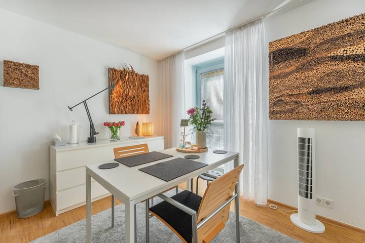 Ganzes Studio, Studio-Apartment 'Wohnen mit Kunst in Köln' mit WLAN in Köln, Rheinland