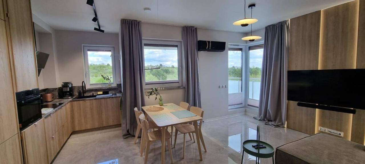 Cały apartament, 62m2 Apartament Premium Łąki i Pola, Elektryczne Rolety, Klimatyzacja, Garaż, Ładowarka Aut Elektrycznych in Suwałki, Podlasie