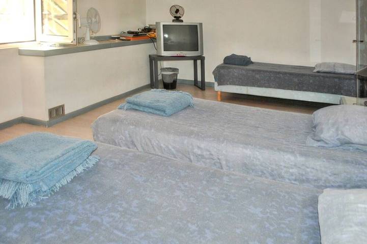 Location de vacances pour 14 personnes, avec terrasse ainsi que sauna et jardin à Meynes - 2