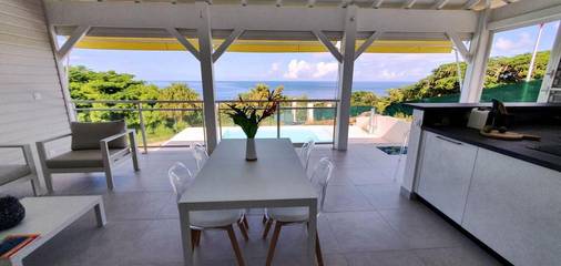 Cottage pour 4 personnes, avec vue ainsi que balcon et piscine dans Plage Leroux