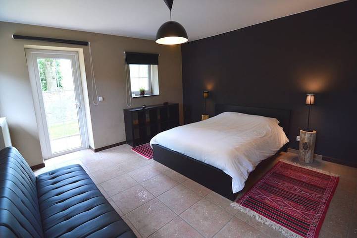 Location de vacances pour 12 personnes, avec terrasse et piscine ainsi que jardin et sauna, animaux acceptés dans Tavigny - 4