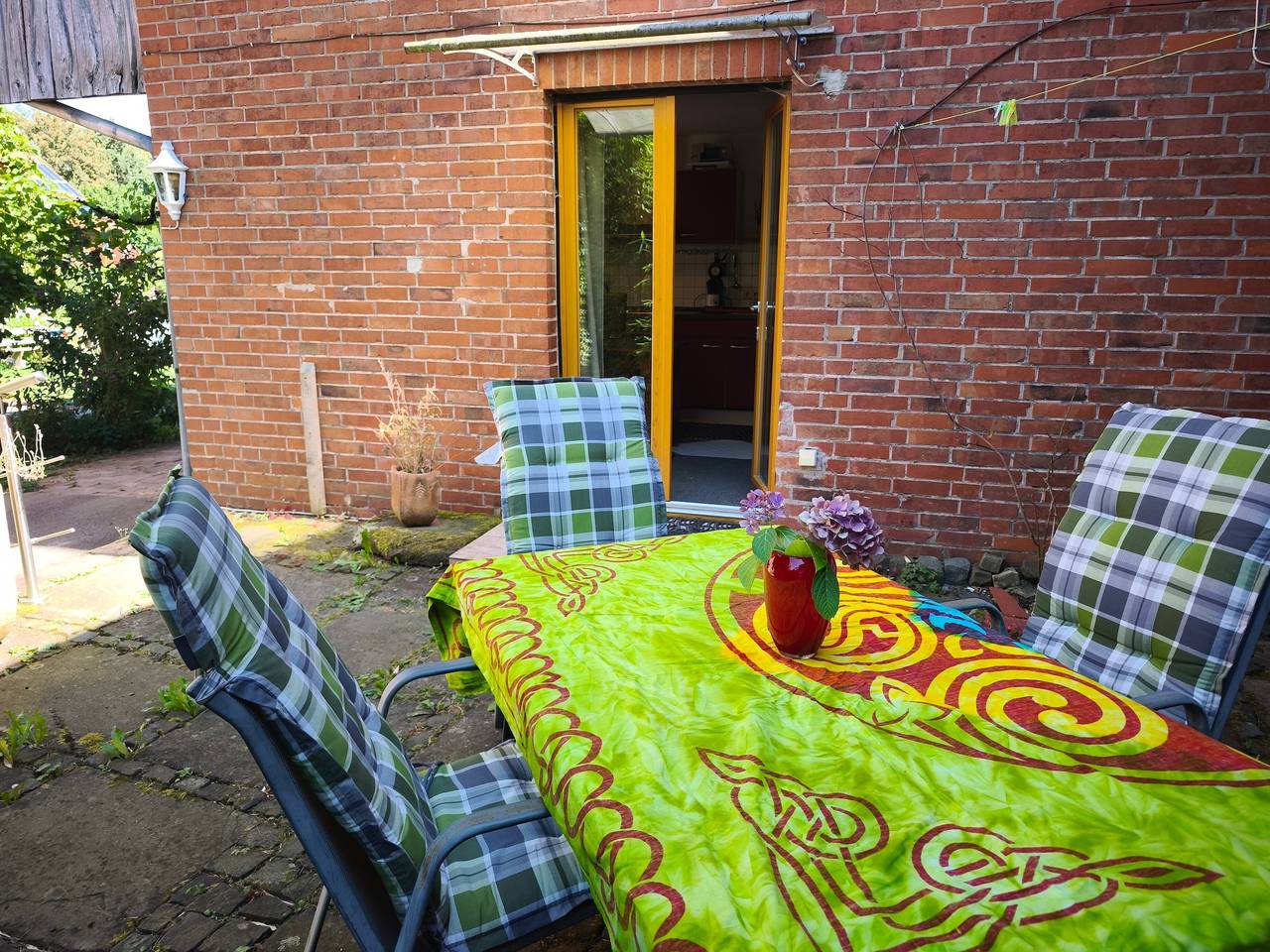 Ganze Wohnung, "Großzügige Wohnung in Ruhiger Lage" mit Privater Terrasse und Wlan in Bad Gandersheim, Harzvorland