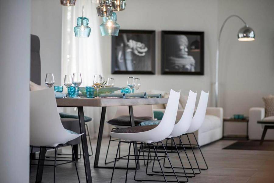 Luxusvilla am Gardasee mit privatem Badesteg in Castelletto di Brenzone, Brenzone
