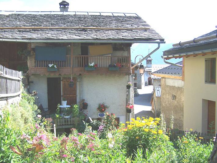 Location de vacances pour 4 personnes dans Auvergne-Rhône-Alpes - 2