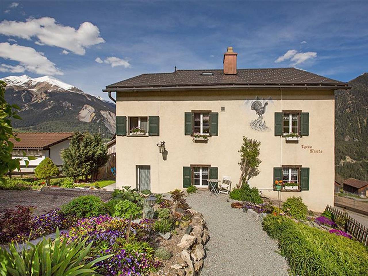 Ganze Ferienwohnung, Tgesa Munts 2 Eg - 4 Zimmerwohnung - 7 Betten in Mon (Albula), Albula (Graubünden)