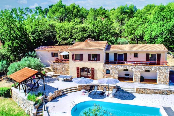 Gîte pour 8 personnes, avec piscine à Callas - 2