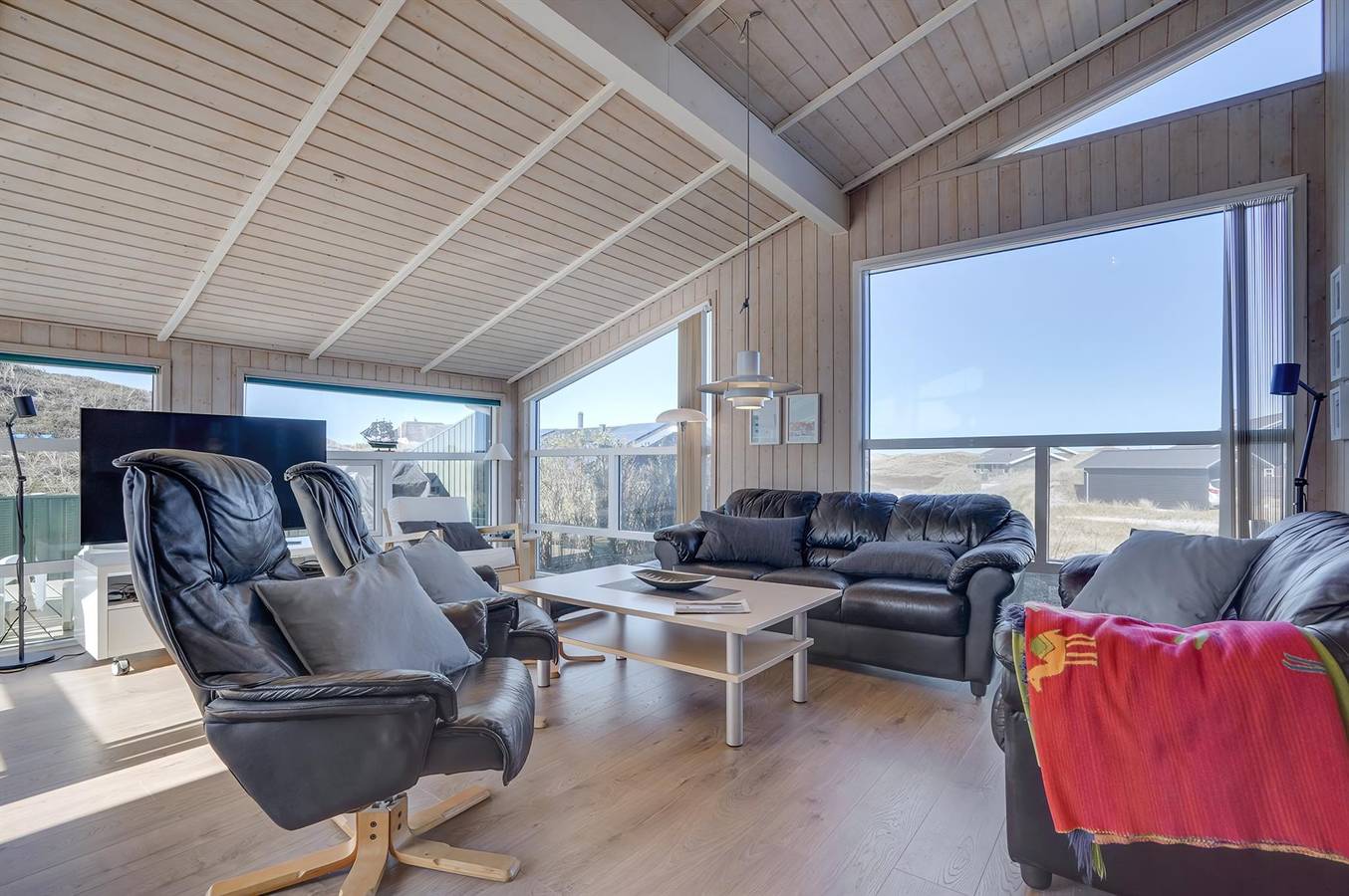 Amazing home in Ringkøbing w/ 4 Bedrooms, Sauna and Wifi in Ringkøbing, Holmsland Klit