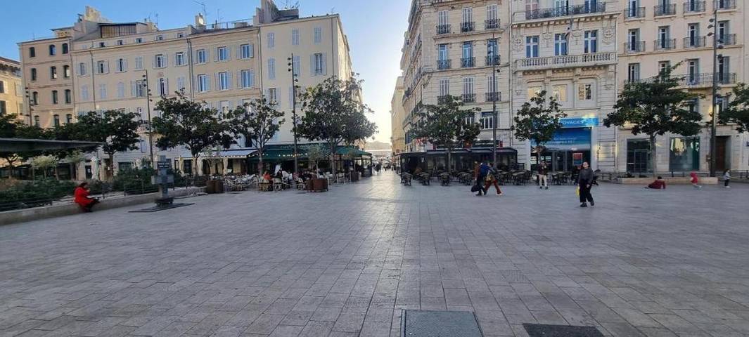 Gîte pour 2 personnes, avec terrasse dans Office De Tourisme Et Des Congres De Marseille - 2