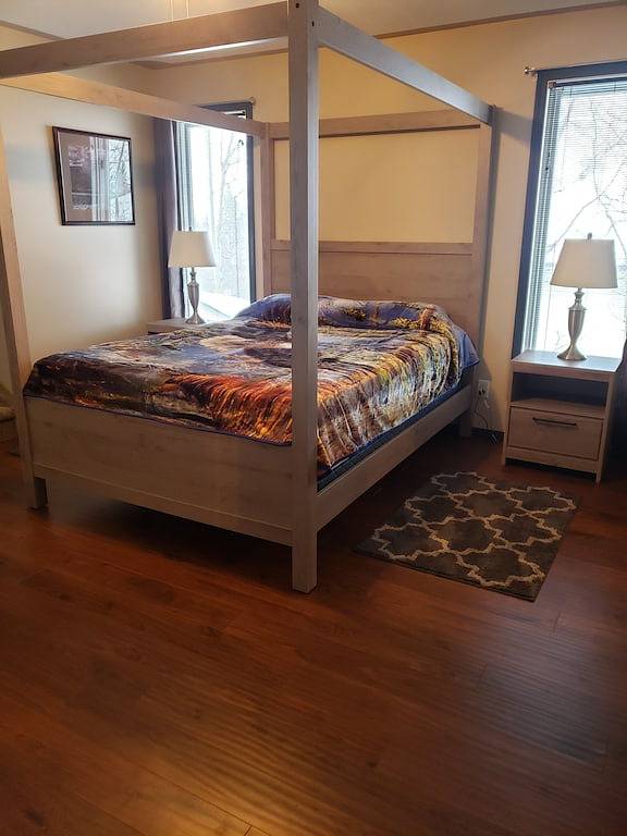 Motherlode Manor 3 ~ Home in the Wilderness City in Whitehorse, Yukon