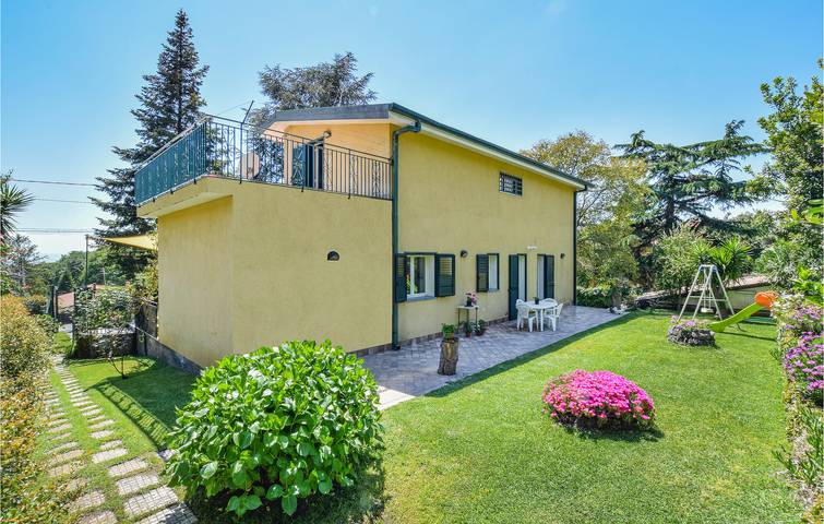 Apartamento vacacional entero, Apartamento de 140 m2, parking, aire acondicionado, terraza, cocina y red - Cerca de Trecastagni, Viagrande y AL NUOVO CASTAG in Trecastagni, Provincia de Catania