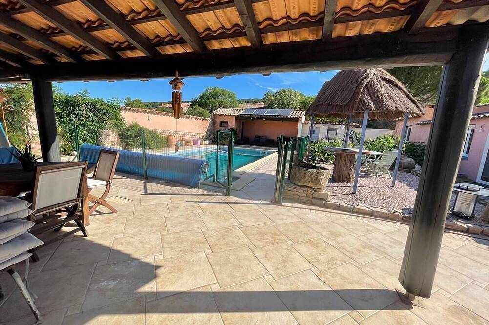 Charming property surrounded by vineyards near St Chinian in Pierrerue, Region de Béziers