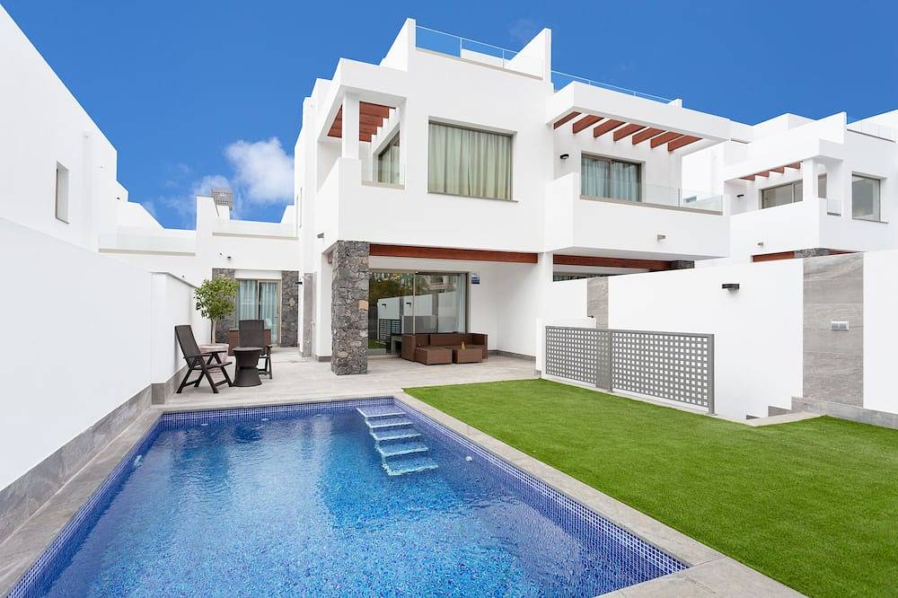 Luxusvilla mit Pool und Klimaanlage in Los Cristianos, Arona