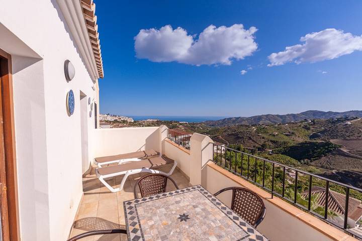 Apartment for 4 people, with Ocean view and Terrace in Frigiliana